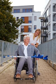 Altenpflegedienst 24 vermittelt Ihnen kompetente und fürsorgliche Pflegekräfte aus Polen. Sie bzw. Ihre Angehörigen bleiben zu Hause und werden dort bestens betreut. Das Leben bleibt wieder lebenswert! Altenpflegedienst 24 vermittelt Ihnen kompetente und fürsorgliche Pflegekräfte aus Polen. Sie bzw. Ihre Angehörigen bleiben zu Hause und werden dort bestens betreut. Das Leben bleibt wieder lebenswert!